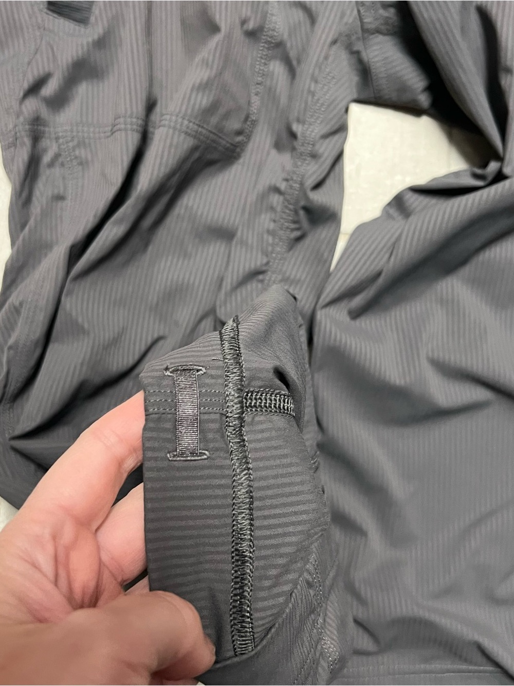 Lululemon Studio Crop in gray - Picture 7 of 10